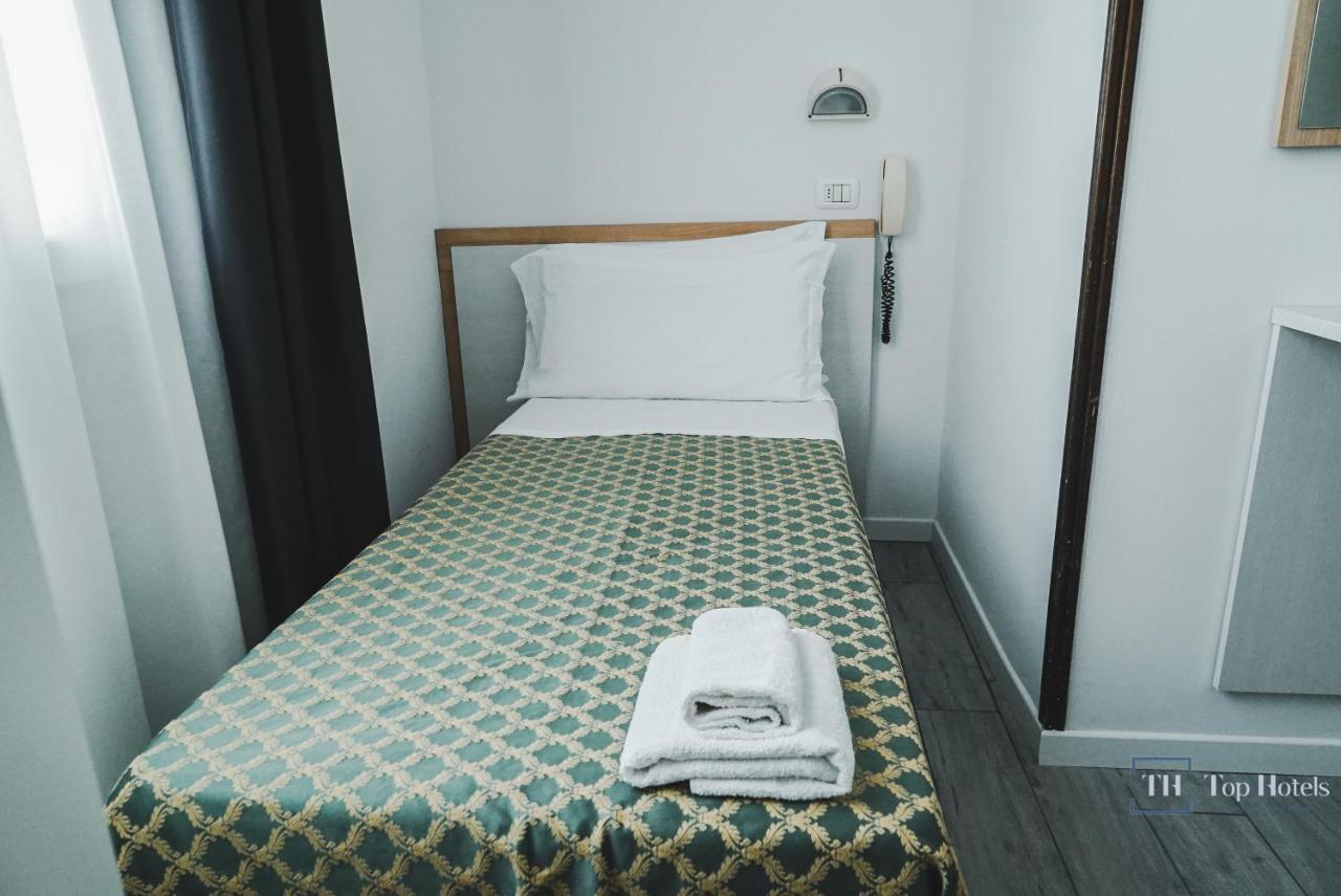 Nautic Beach Hotel Римини Екстериор снимка