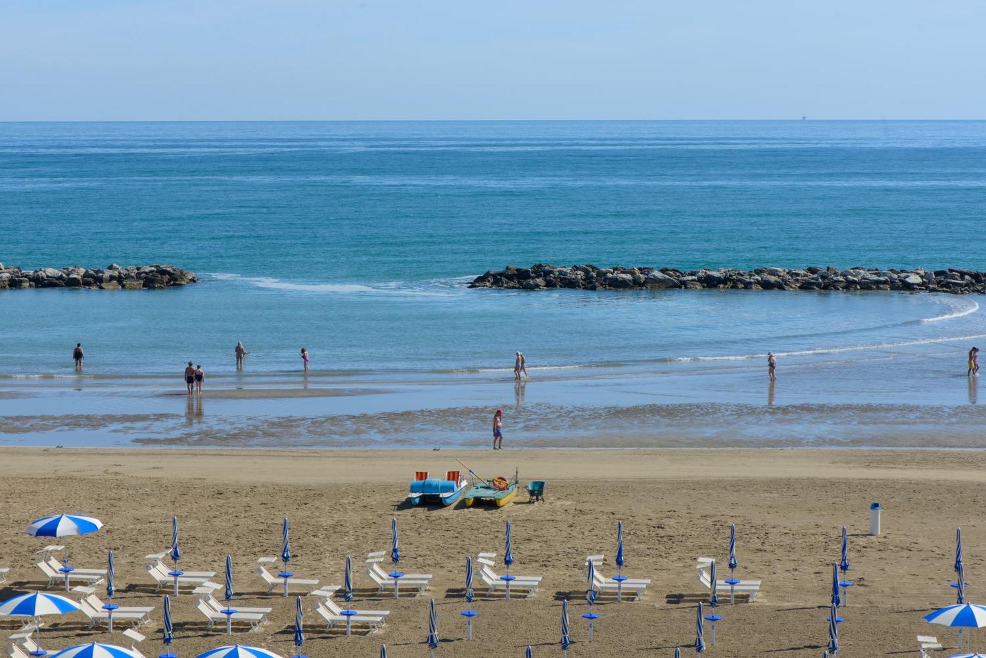 Nautic Beach Hotel Римини Екстериор снимка