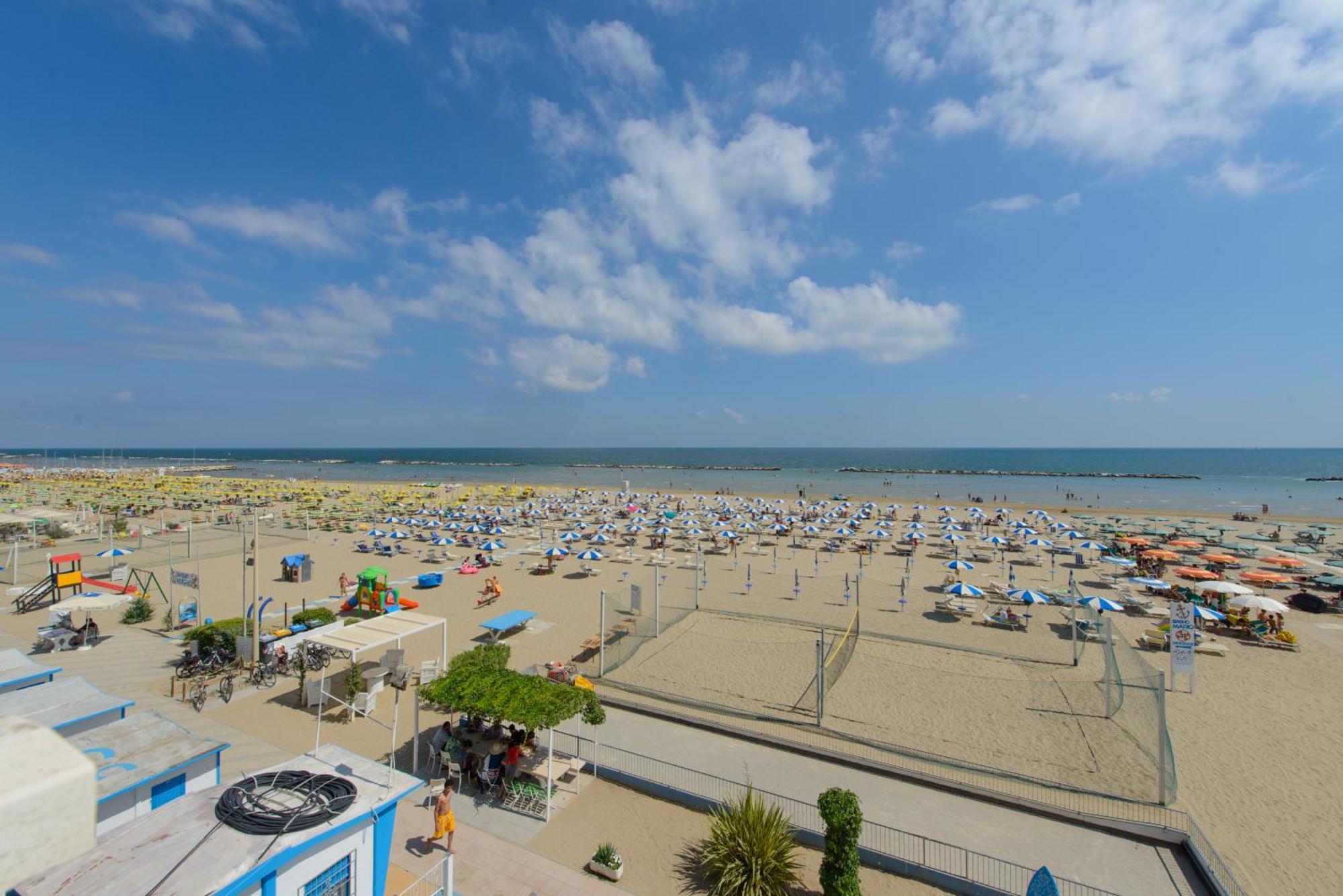 Nautic Beach Hotel Римини Екстериор снимка