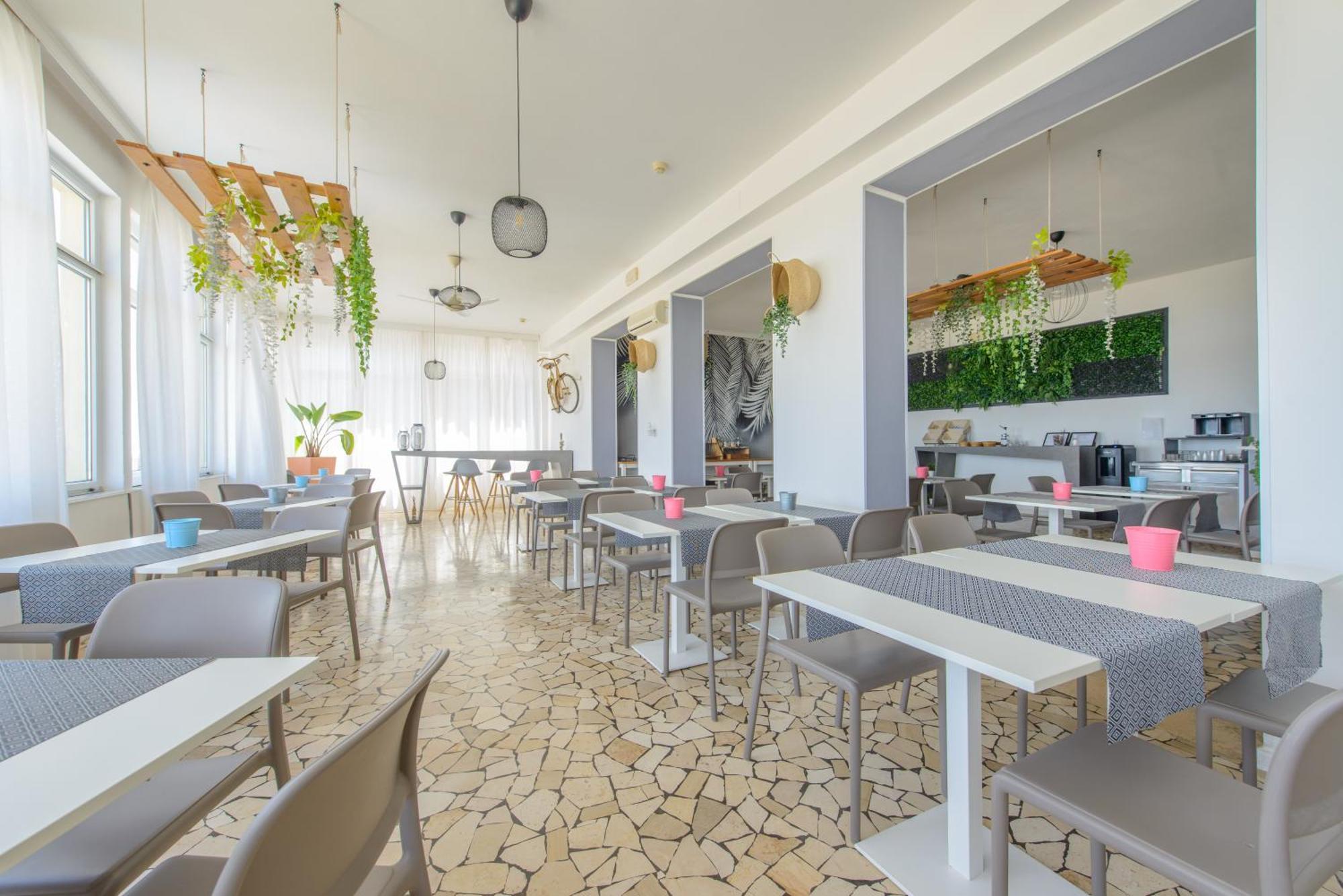 Nautic Beach Hotel Римини Екстериор снимка