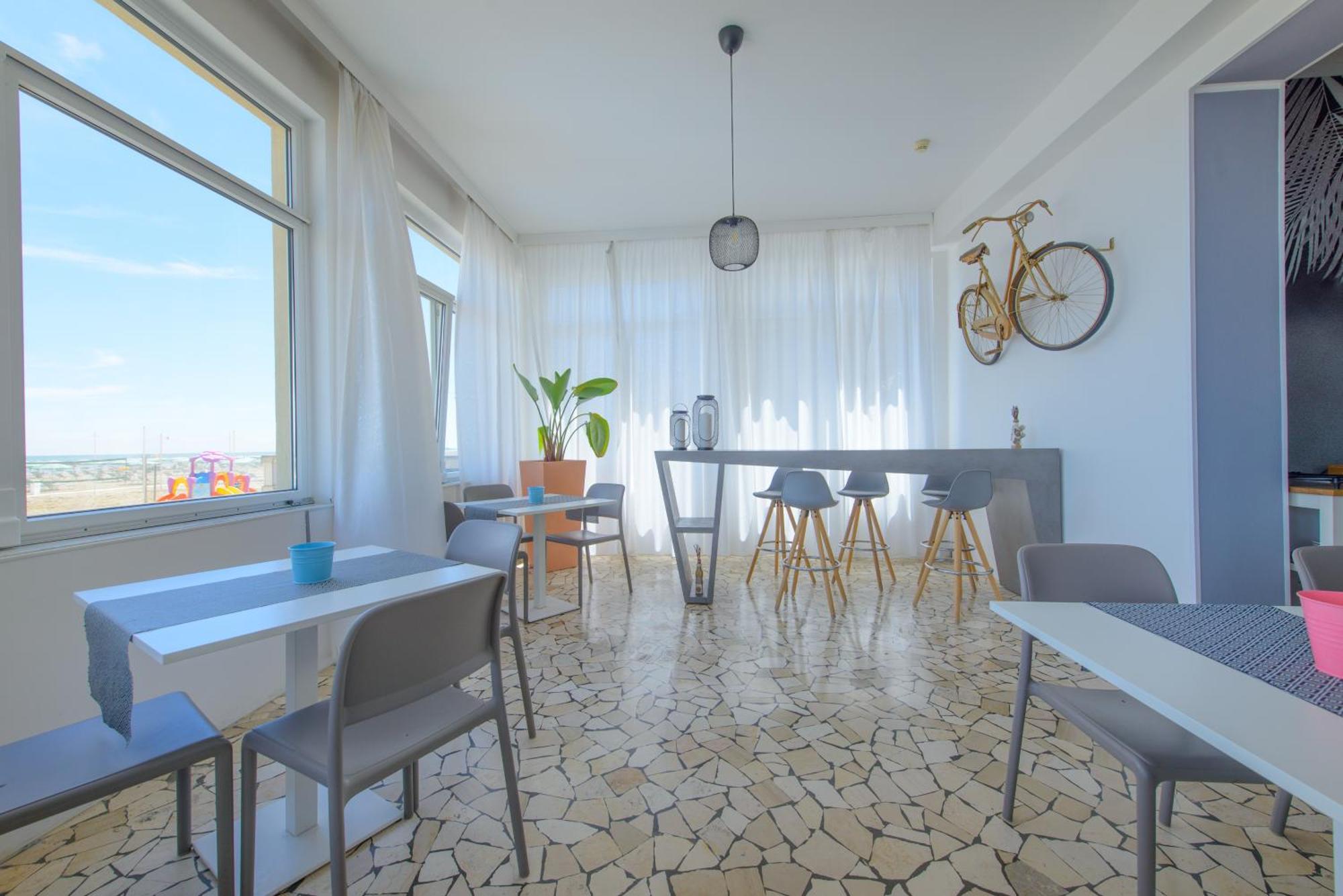 Nautic Beach Hotel Римини Екстериор снимка