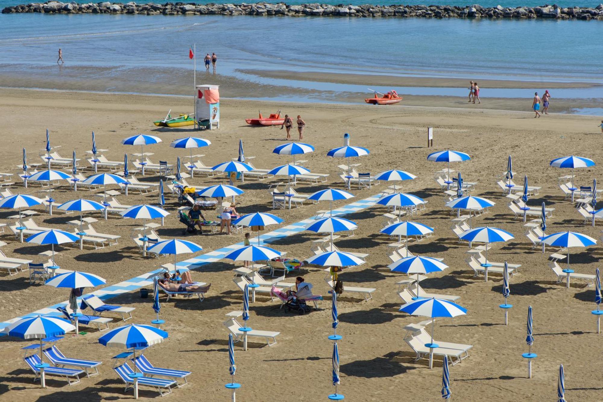 Nautic Beach Hotel Римини Екстериор снимка